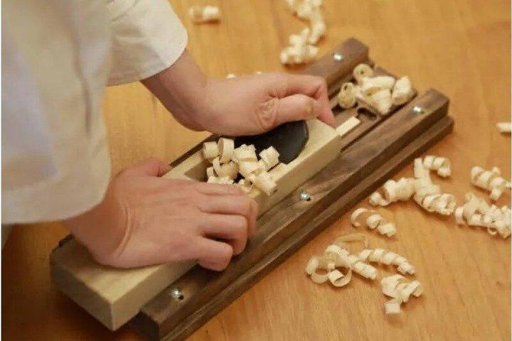 大阪で彫刻オプション付きの自分だけの箸作り