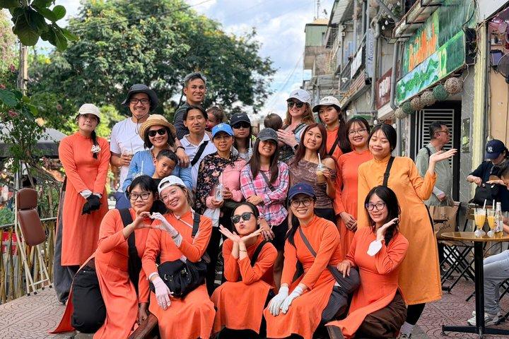 女性が案内するハノイ ジープ ツアー: ハノイの田舎半日