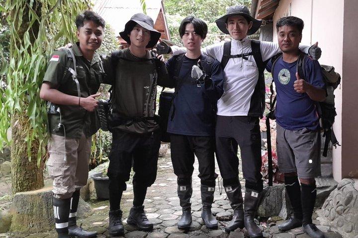 ブキット・ラワンでのディープジャングルオランウータントレッキング5日間ツアー