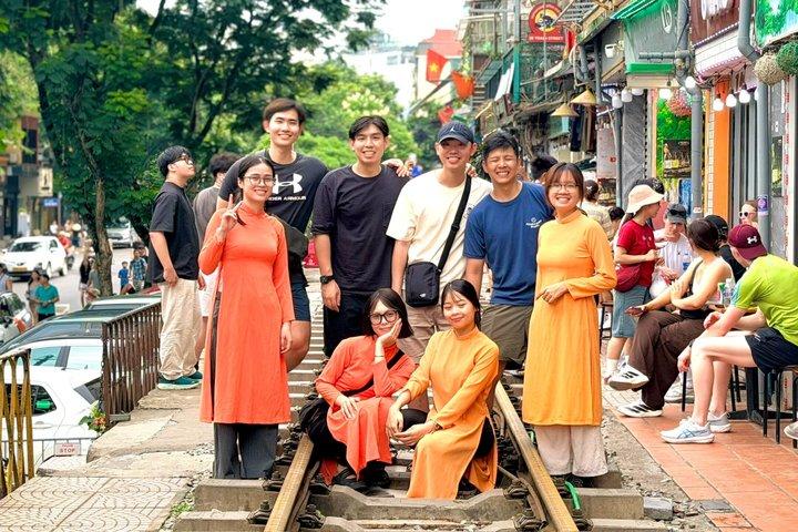 女性が率いるハノイバイクツアー：ハノイの田舎をバイクで巡るツアー