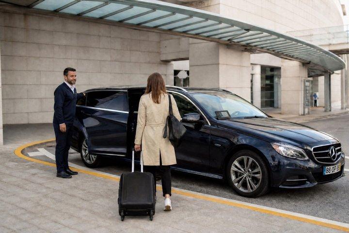 リスボン空港からホテルへの専用送迎（出迎えサービス付き）