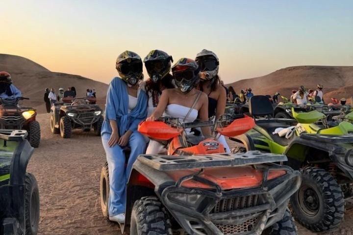 Agafay Avontuur: Quadrijden, kameelrit & dinershow Marrakech
