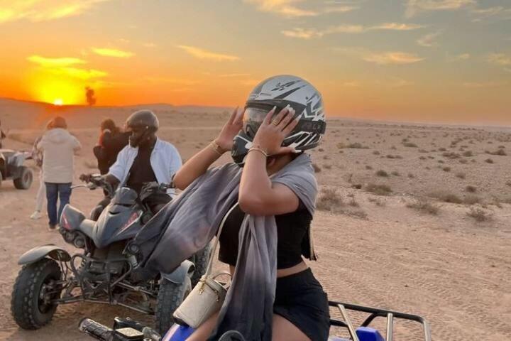 Agafay Avontuur: Quadrijden, kameelrit & dinershow Marrakech