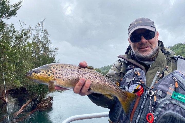 マウリン川（ペトロウエ - ラウエ）での終日または半日釣りツアー