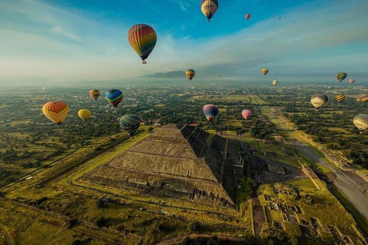 Hot Air Balloon Flight in Teotihuacan at Sunrise All-Inclusive