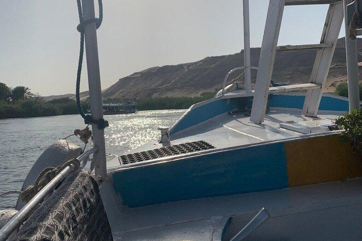 アスワンのプライベートツアー：ヌビアン村とフェルッカ