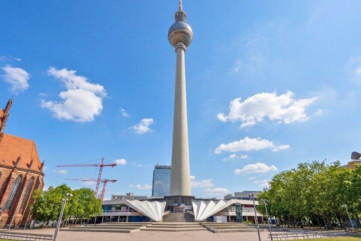 Berlin Cold War History Self Guided Walking Tour with an APP