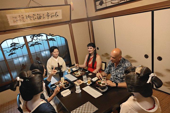 浅草の歴史と懐石料理を堪能するプライベート芸者のおもてなしの夜