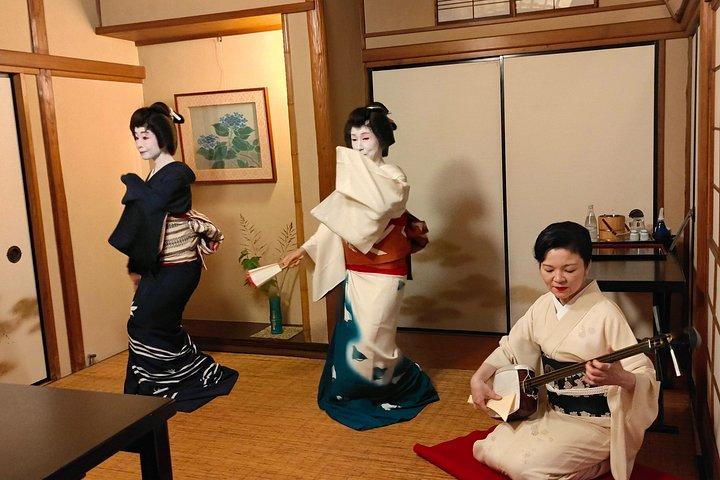 浅草の歴史と懐石料理を堪能するプライベート芸者のおもてなしの夜