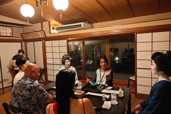 浅草の歴史と懐石料理を堪能するプライベート芸者のおもてなしの夜