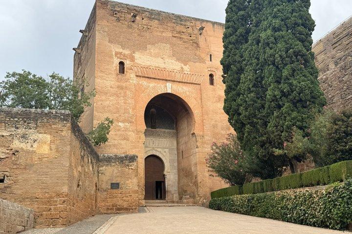 Umgebung der Alhambra: Geschichte und Natur
