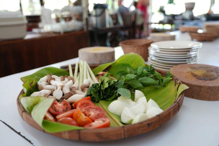 本格タイ料理教室 チェンマイ旧市街と市場ツアー