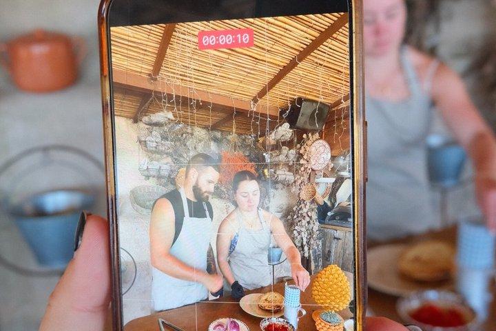 サントリーニの味覚 夢のような設定での料理教室