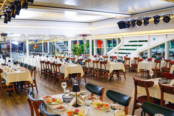 Istanbul Bosporen Middagskryssning & Turkisk nattshow