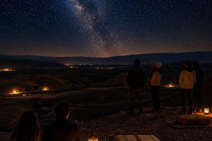 マラケシュ：アガファイ砂漠でのサンセット、ディナーショー＆星空観賞