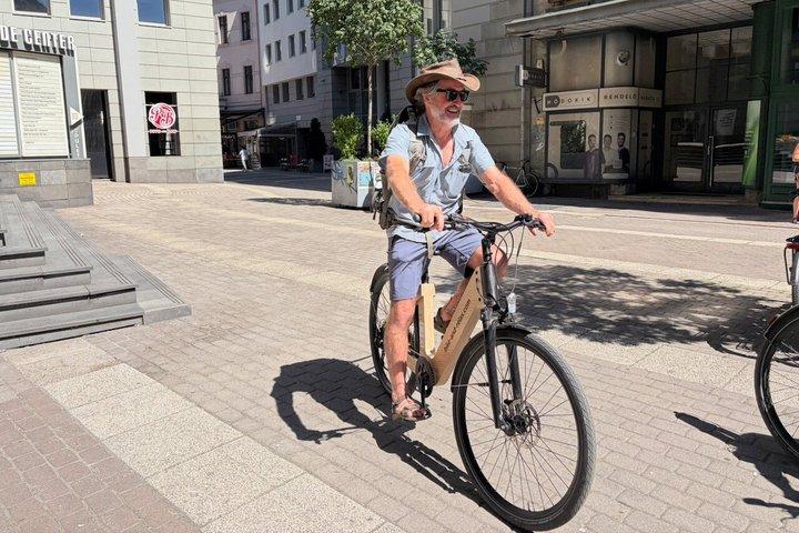 ブダペスト：歴史的なダウンタウンをE-自転車でブダ＆ペストに乗る