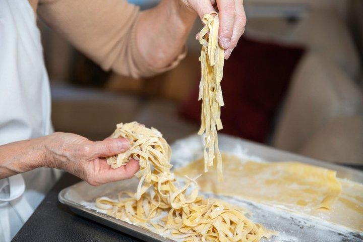 Prepara pasta fresca con uno chef locale a New York