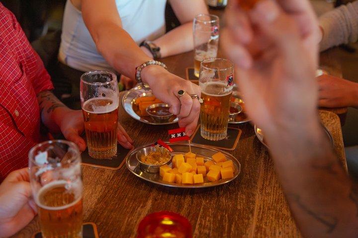 アムステルダム・フードツアー：本格的なオランダ語の味、運河と文化