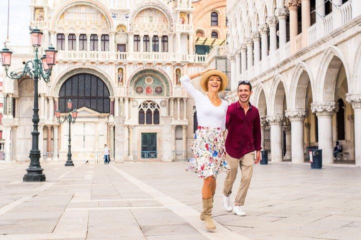 Iconic Landmarks Private Photoshoot in Venice