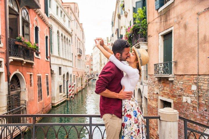 Iconic Landmarks Private Photoshoot in Venice