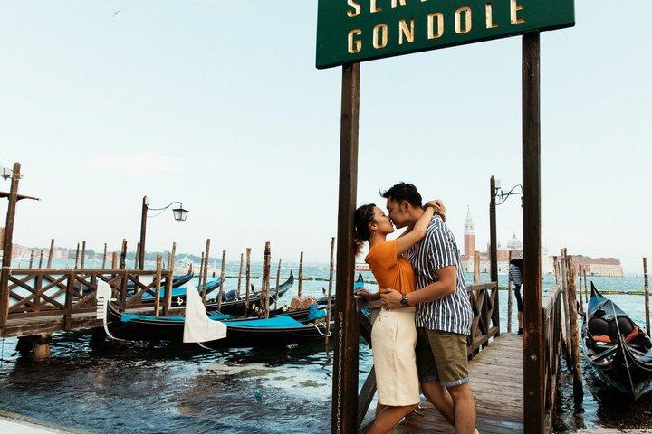 Iconic Landmarks Private Photoshoot in Venice
