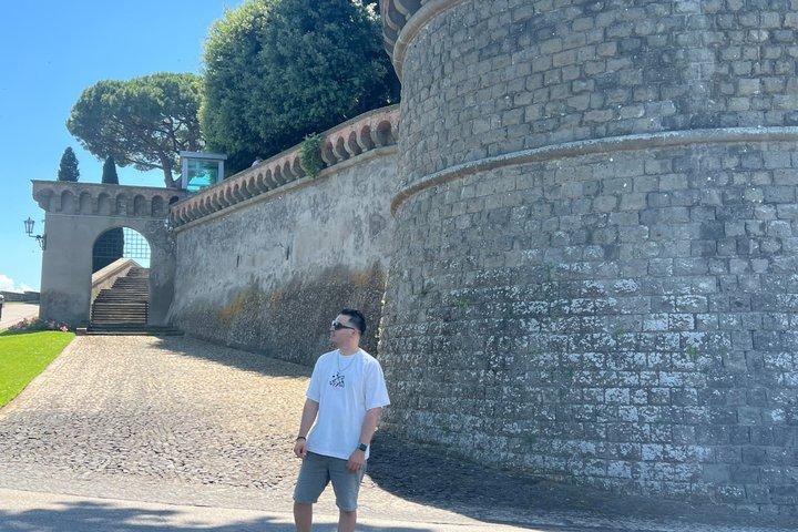 ローマからカステル・ガンドルフォへ：写真撮影、教皇宮殿、そして湖