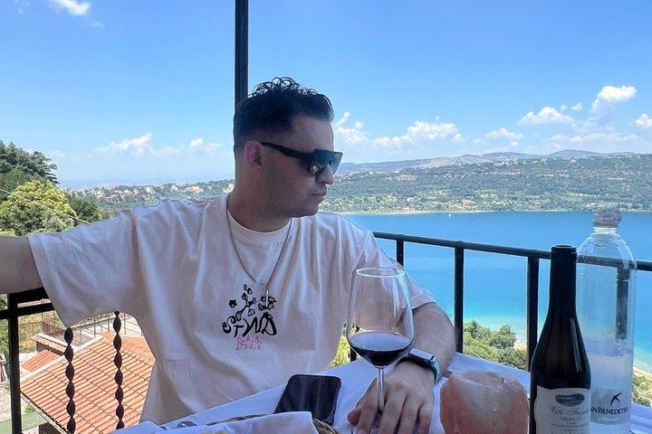 ローマからカステル・ガンドルフォへ：写真撮影、教皇宮殿、そして湖