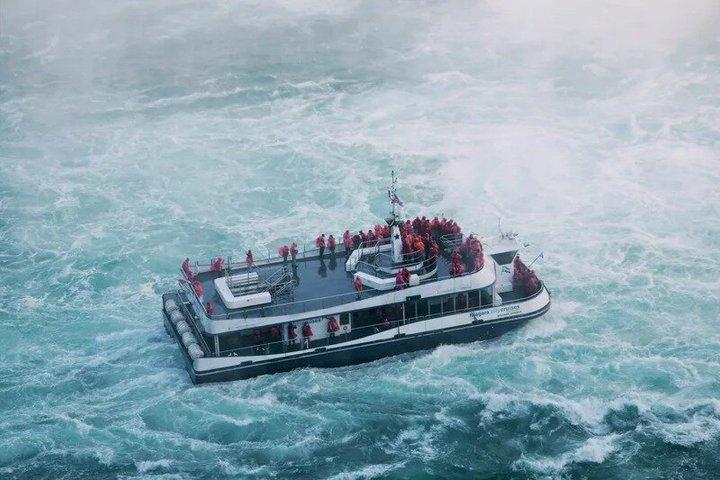 Private Niagara Falls Tour from Toronto with Optional Cruise