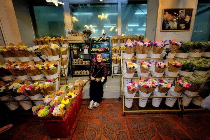 バンコク夜のトゥクトゥクツアーとチャイナタウンのストリートフード