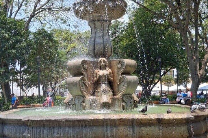 アンティグア グアテマラのコロニアル アンド カルチャー ウォーク