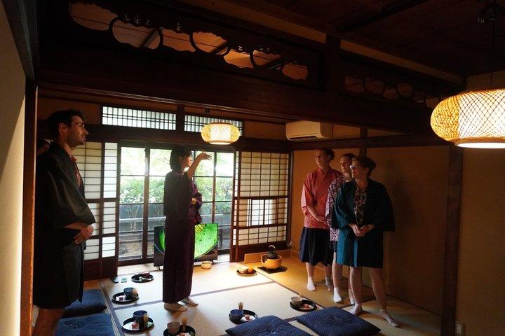 鴨川を望む京都の本格茶道＆書道
