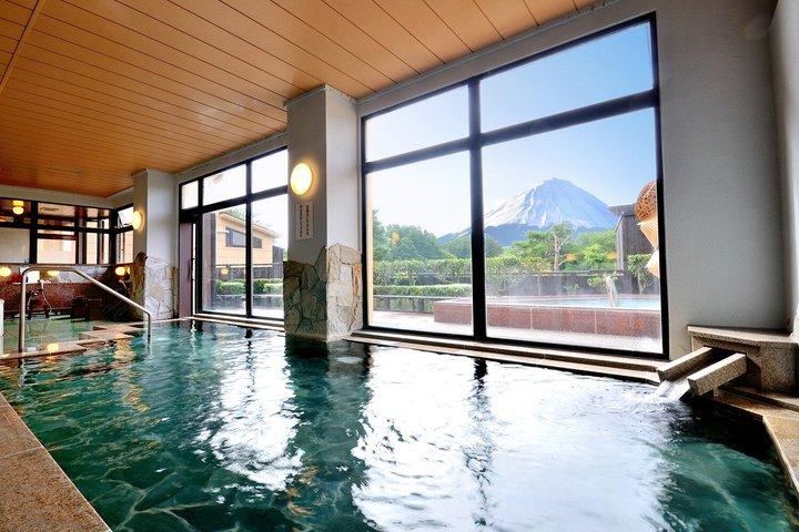 温泉付き富士山プライベートカスタムツアー（英語ガイド付き）