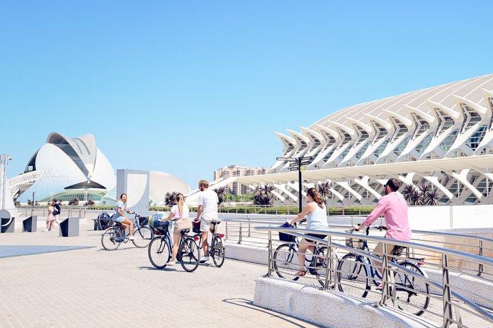 自転車で巡るバレンシアのエッセンシャル | 一度のサイクリングで街の最高の魅力を発見