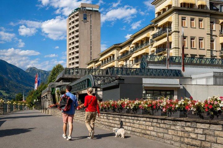 チューリッヒ/ルツェルン発：グリンデルワルト、インターラーケン＆ラウターブルンネン旅行