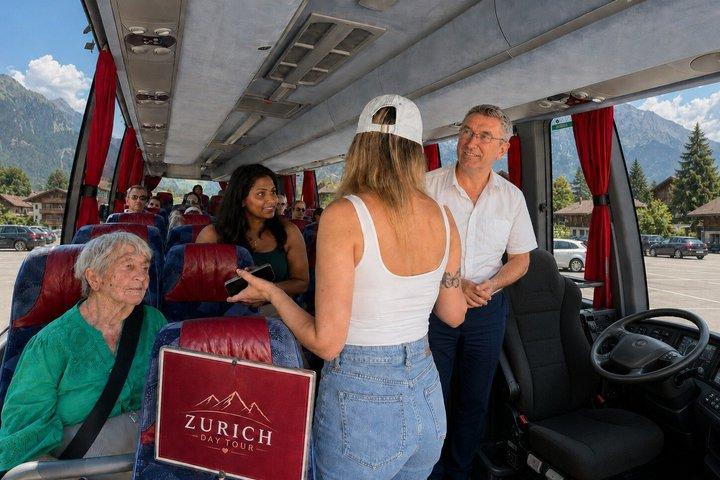 チューリッヒ/ルツェルン発：グリンデルワルト、インターラーケン＆ラウターブルンネン旅行