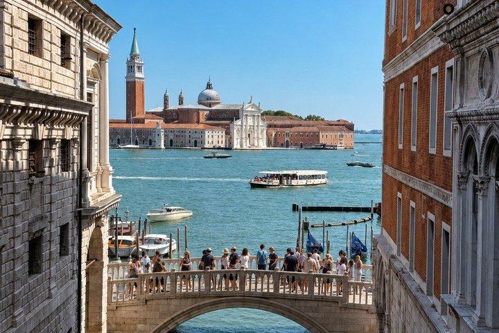 Visite privée du palais de Doge avec guide local
