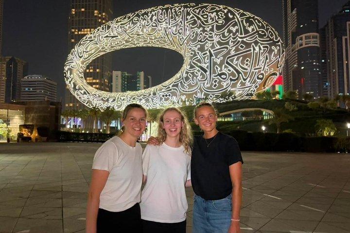 ドバイの夜間乗り継ぎおよびストップオーバーシティツアー(空港送迎付き)