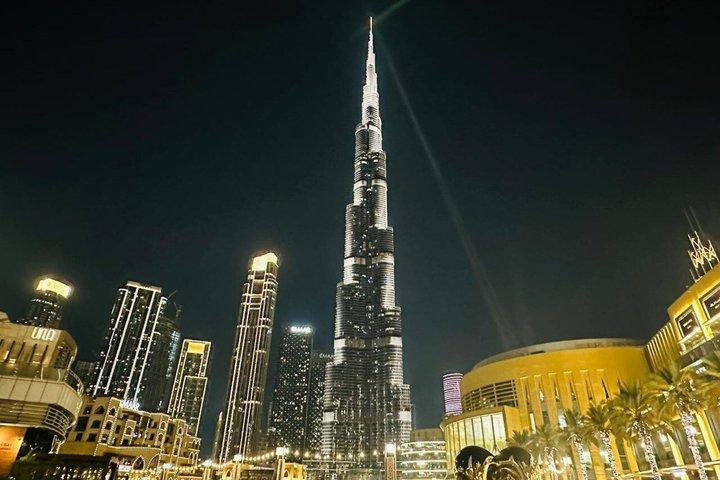 ドバイの夜間乗り継ぎおよびストップオーバーシティツアー（空港送迎付き）