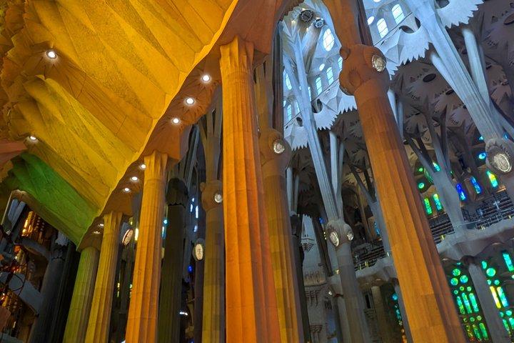 Sagrada Família Golden Hour: Small-Group Tour, Max 9 People