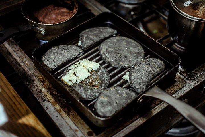 マヤン・ミールズ フードツアー 14品以上試食付き