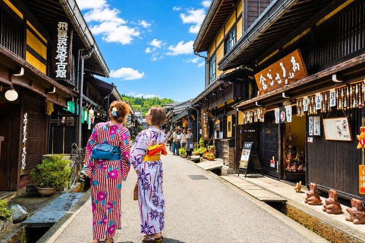 Shirakawago & Takayama Bus Tour fra Nagoya med valgfri frokost