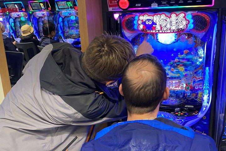 地元の日本語ガイドとの新宿ウォーキングツアー：隠れた名所