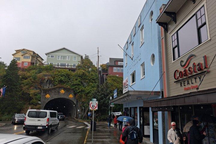 荒野の前の最後のサルーン:ケッチキアン音声ツアー