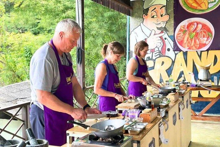 チェンマイ 7品タイ料理教室とグランドキャニオンオプション