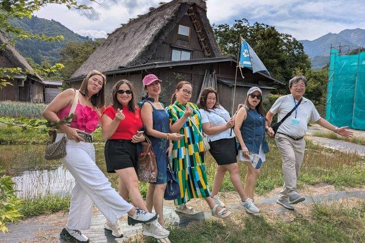 Shirakawago & Takayama Bus Tour fra Nagoya med valgfri frokost
