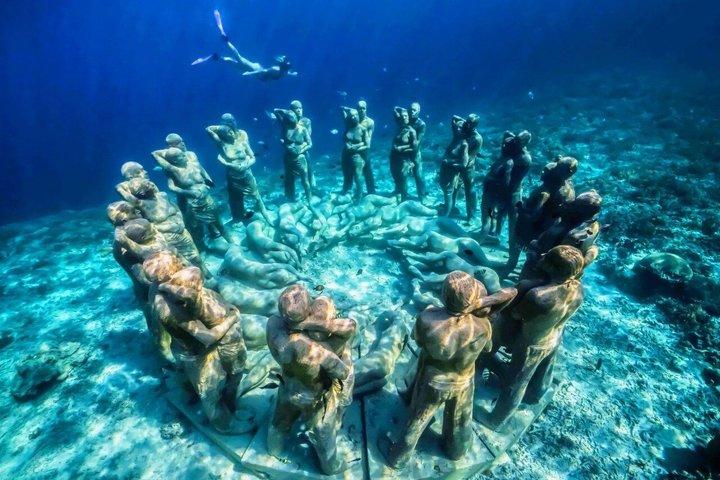 プライベートのギリ・エア、メノ、トラワンガンでのウミガメスポットでのシュノーケリング