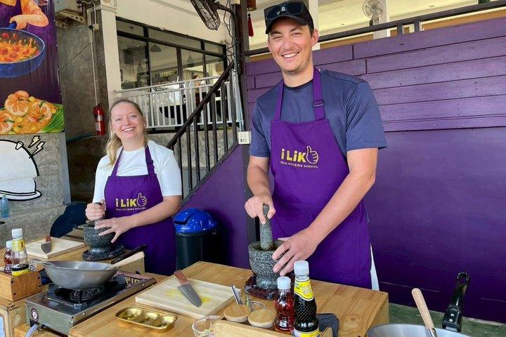 チェンマイ市場からテーブルまでのタイ料理教室（グランドキャニオンオプション付き）
