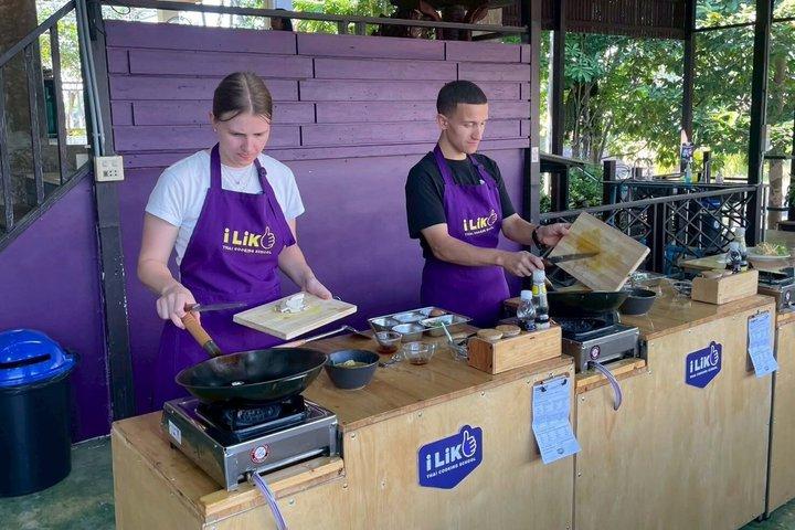 チェンマイ市場からテーブルまでのタイ料理教室（グランドキャニオンオプション付き）