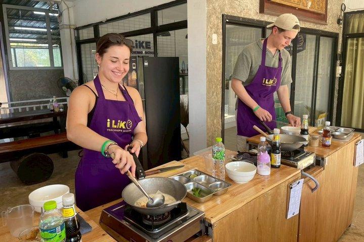 チェンマイ市場からテーブルまでのタイ料理教室（グランドキャニオンオプション付き）