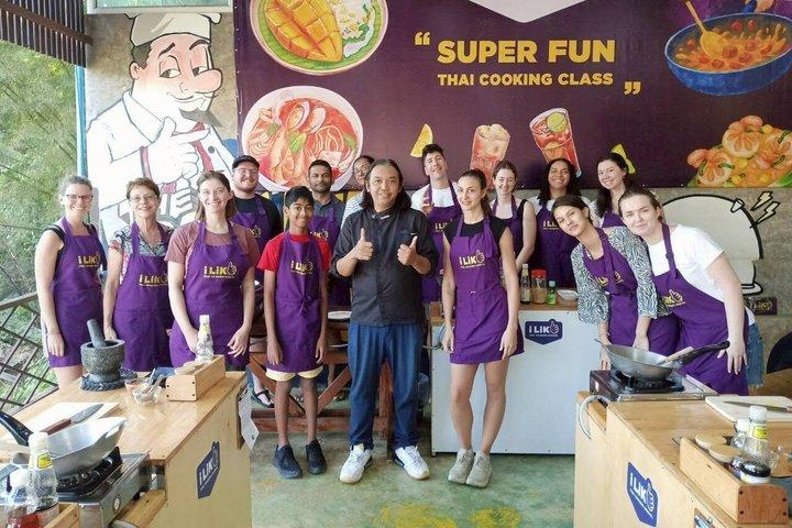 チェンマイ市場からテーブルまでのタイ料理教室（グランドキャニオンオプション付き）